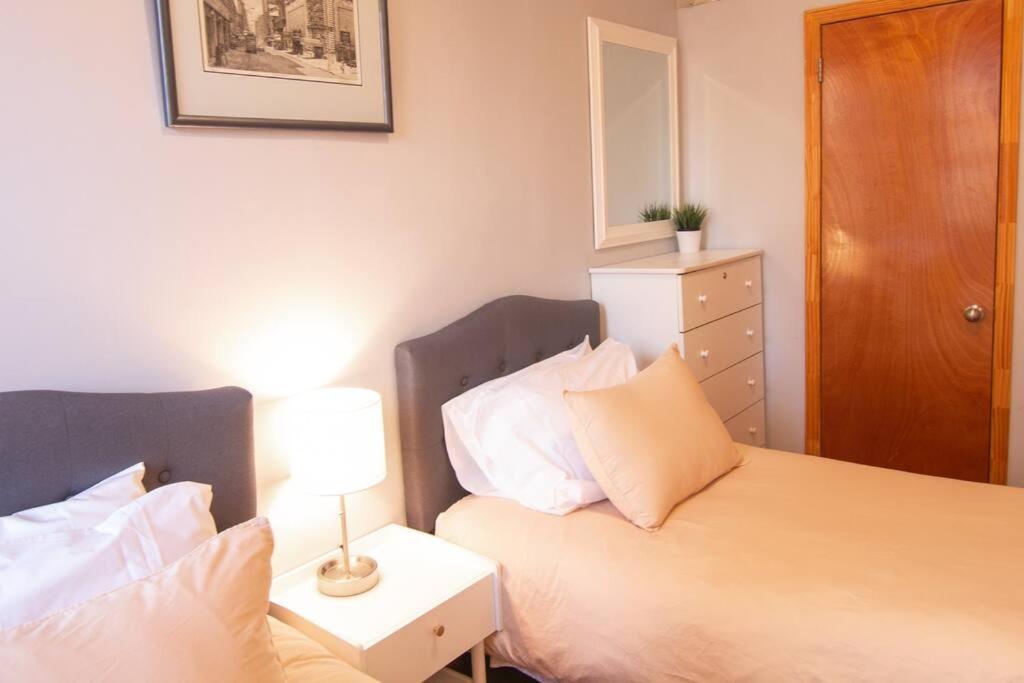 2 Bedroom With 3 Beds - Friends & Family Apartamento *